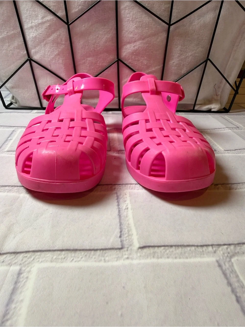 The Children’s Place Girls Jelly Sandals Size 2 Hot Pink Beach Water Shoes